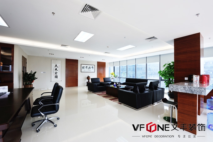 一個(gè)充滿科技感和未來感的辦公室如何完成以及膩?zhàn)臃鄣氖褂米⒁馐马?xiàng)