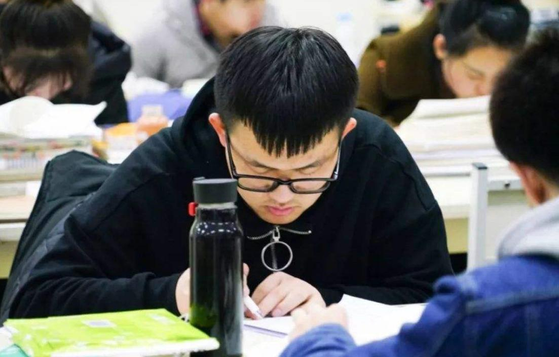 深圳裝修公司文豐裝飾看大學生食品安全問題